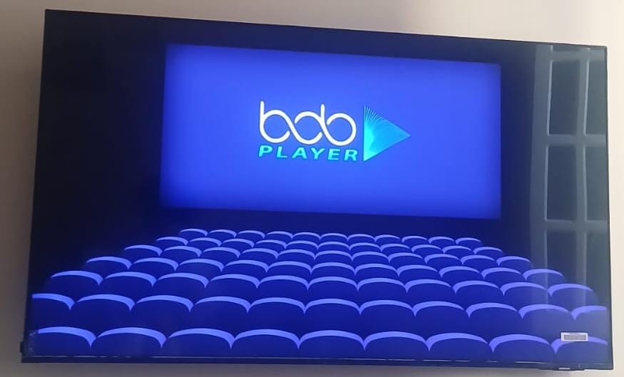 هل BOB Player يوفر اشتراك IPTV؟